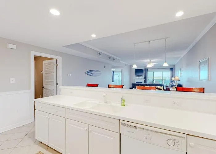 Sunset Pointe 303 *